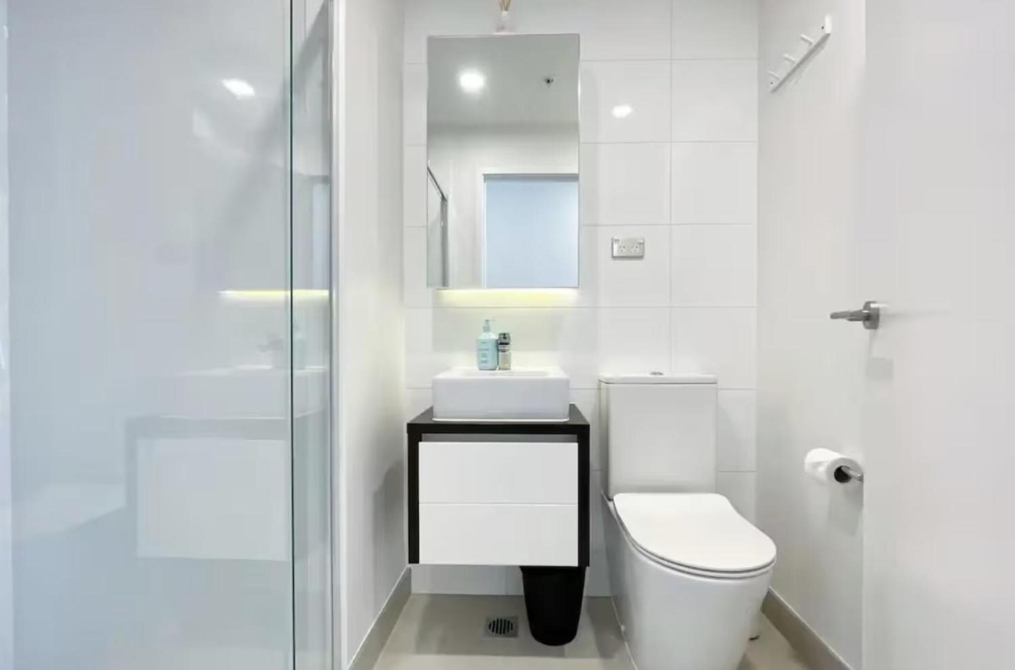 Magnificent Harbour View Skytower View Apartment In Cbd Auckland Eksteriør bilde