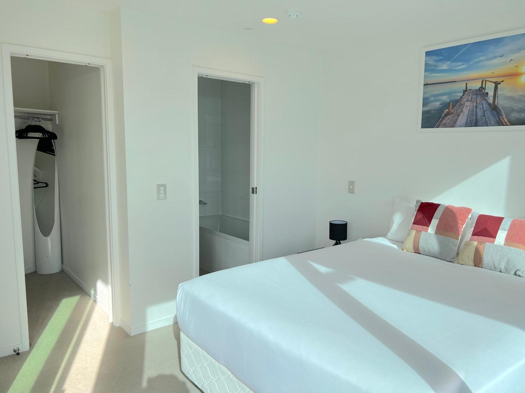 Magnificent Harbour View Skytower View Apartment In Cbd Auckland Eksteriør bilde